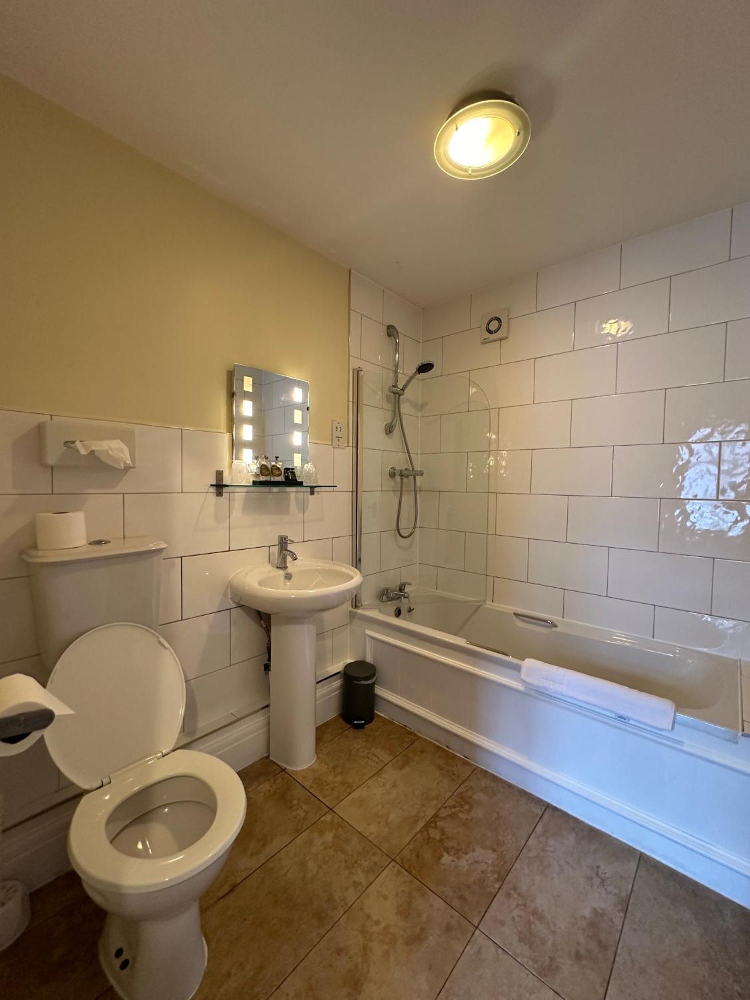 The White Hart Hotel Welwyn Bagian luar foto