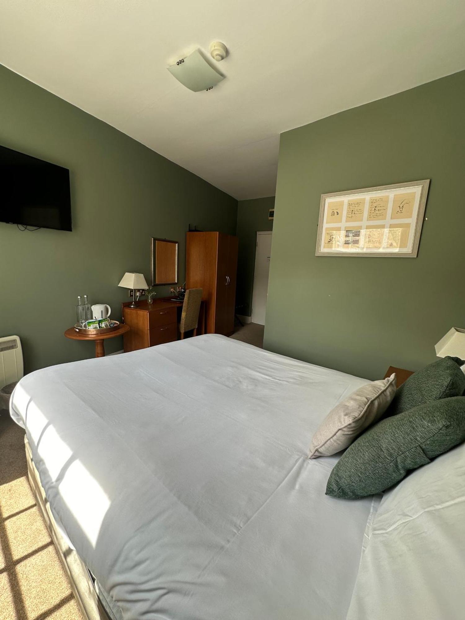 The White Hart Hotel Welwyn Bagian luar foto