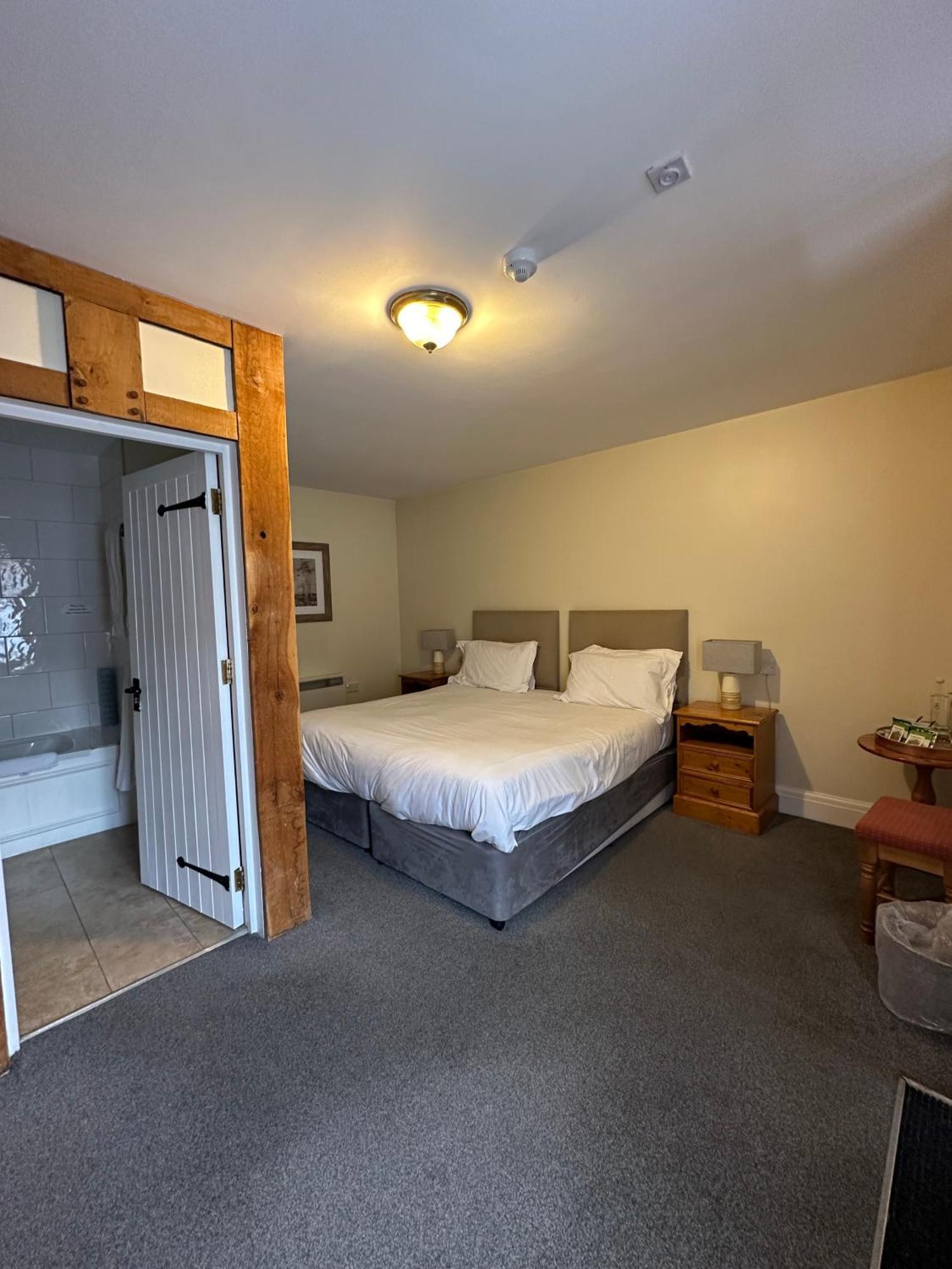 The White Hart Hotel Welwyn Bagian luar foto