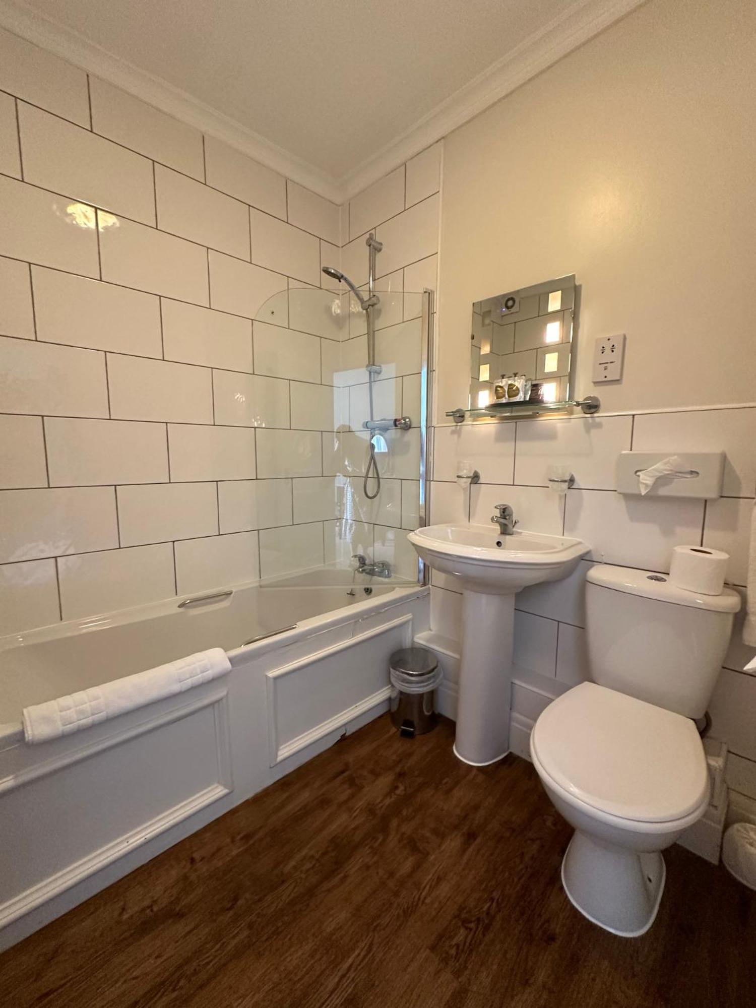 The White Hart Hotel Welwyn Bagian luar foto