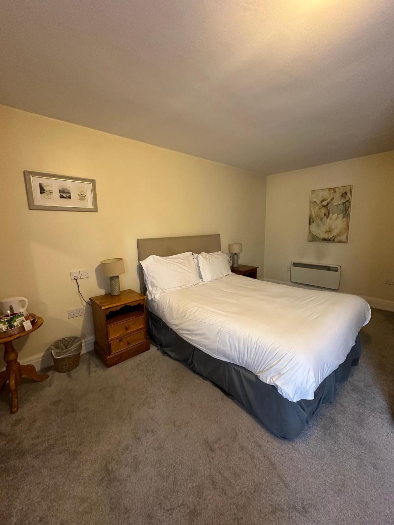 The White Hart Hotel Welwyn Bagian luar foto
