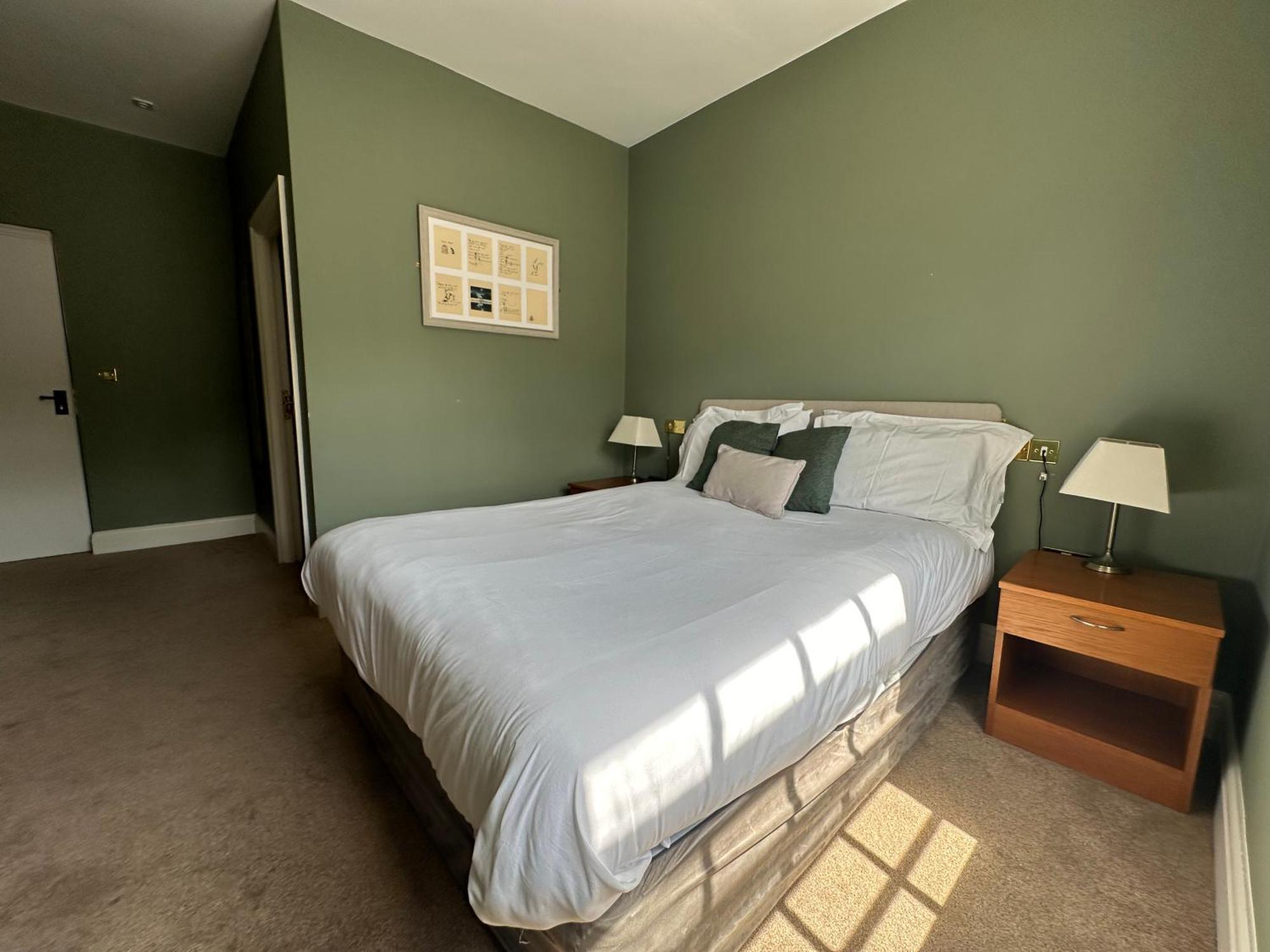 The White Hart Hotel Welwyn Bagian luar foto
