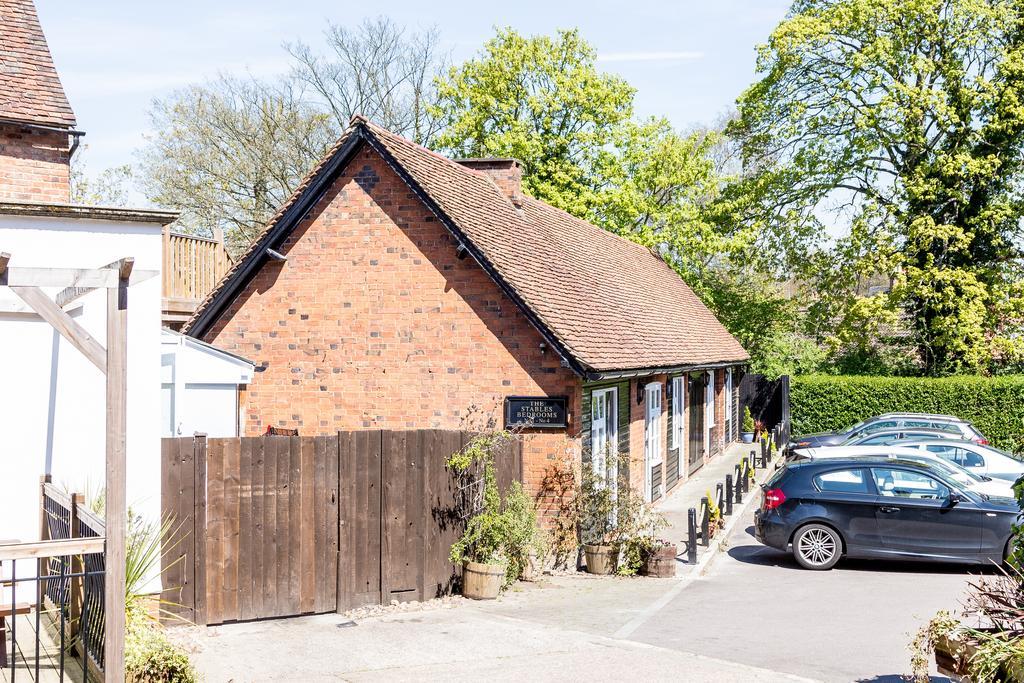 The White Hart Hotel Welwyn Bagian luar foto